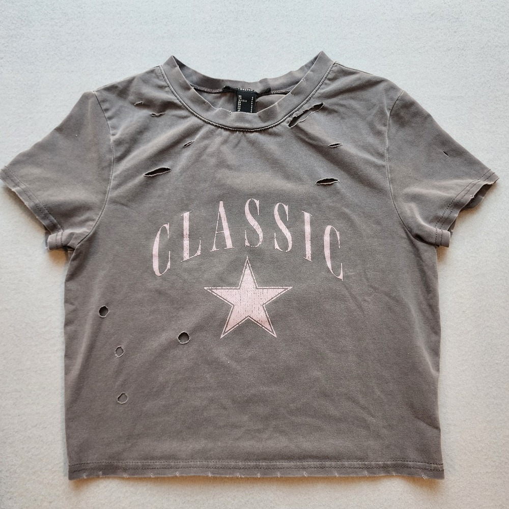 Forever 21 Distressed Crop T-Shirt Gray Classic Star Graphic Women's Small...